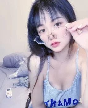 青浦爱抱着操的妹子