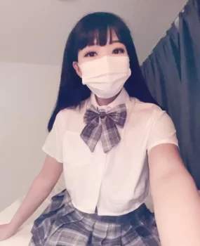 学生装嫩妹可乐