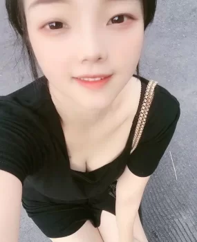 水多粉嫩的小妹妹