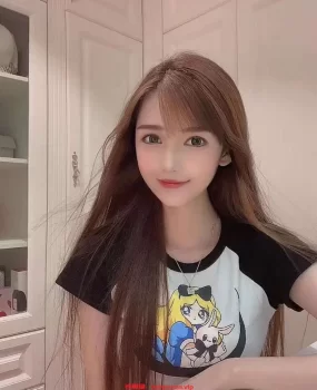 约济南妹子，胸大腿长