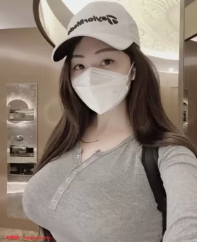 享受成熟骚妹儿服务,水多活好,让人飘飘欲仙